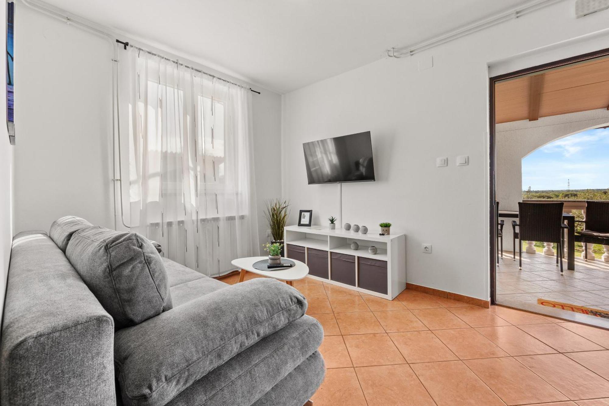 Apartment Danica Valtura Bagian luar foto