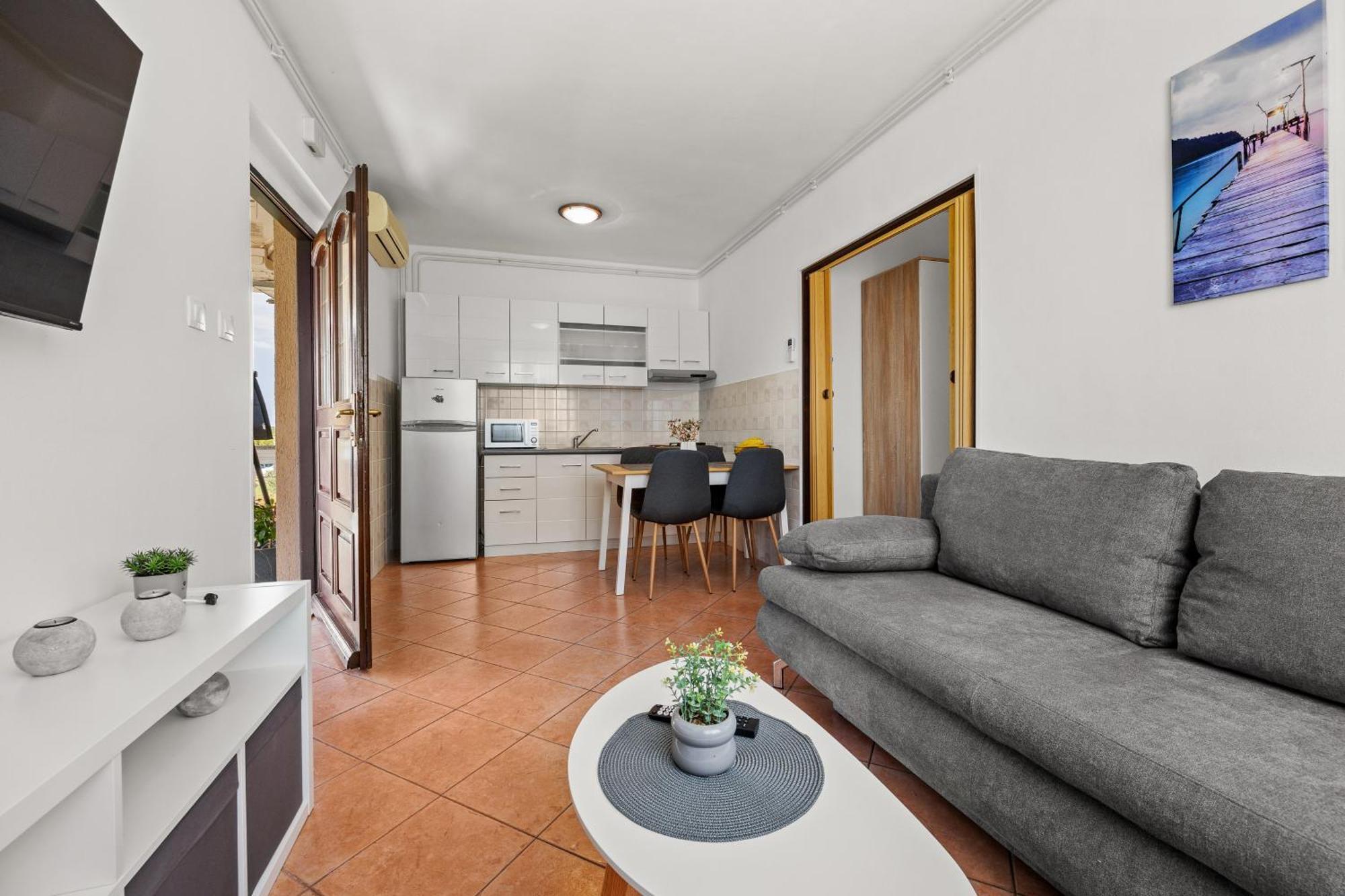 Apartment Danica Valtura Bagian luar foto